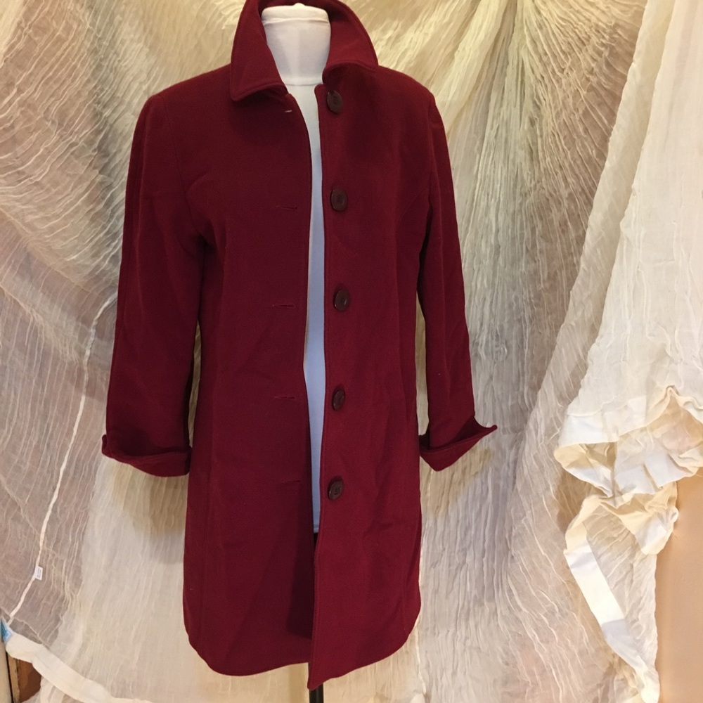 Kristen Blake 🧥 coat!